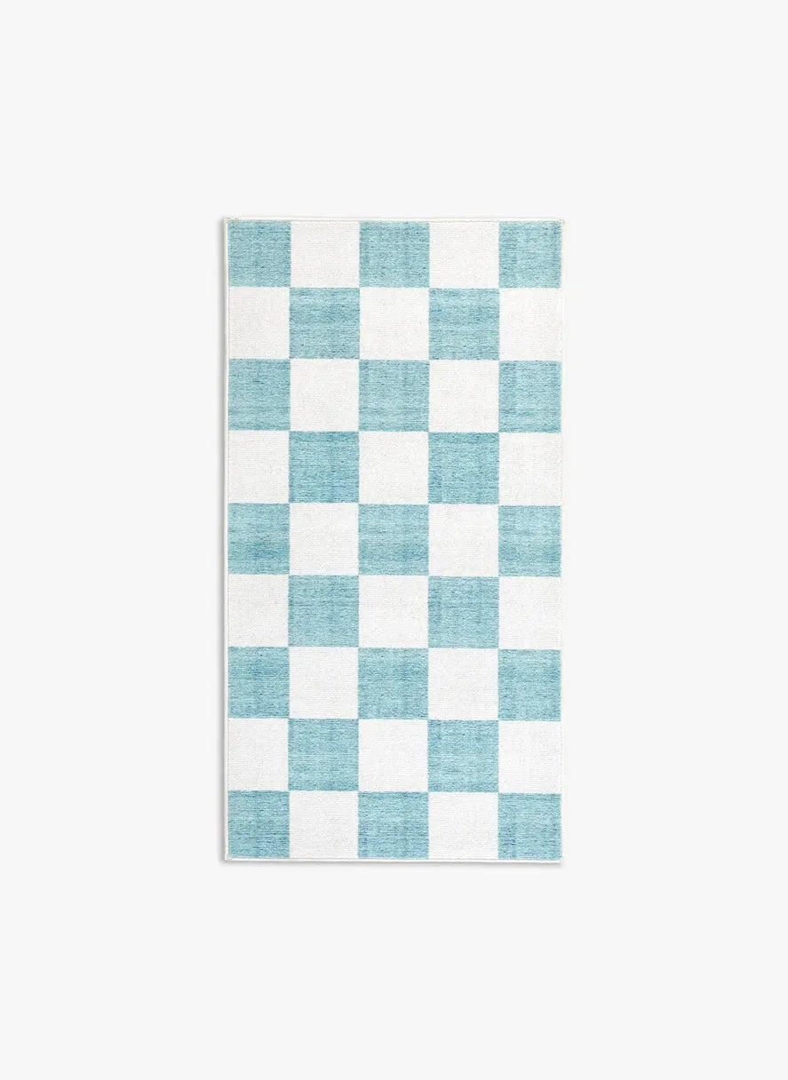 Tappeto Jack Mint 80×150 cm in pelo taftato, motivo a quadri piccolo verde menta e panna visto dall’alto.