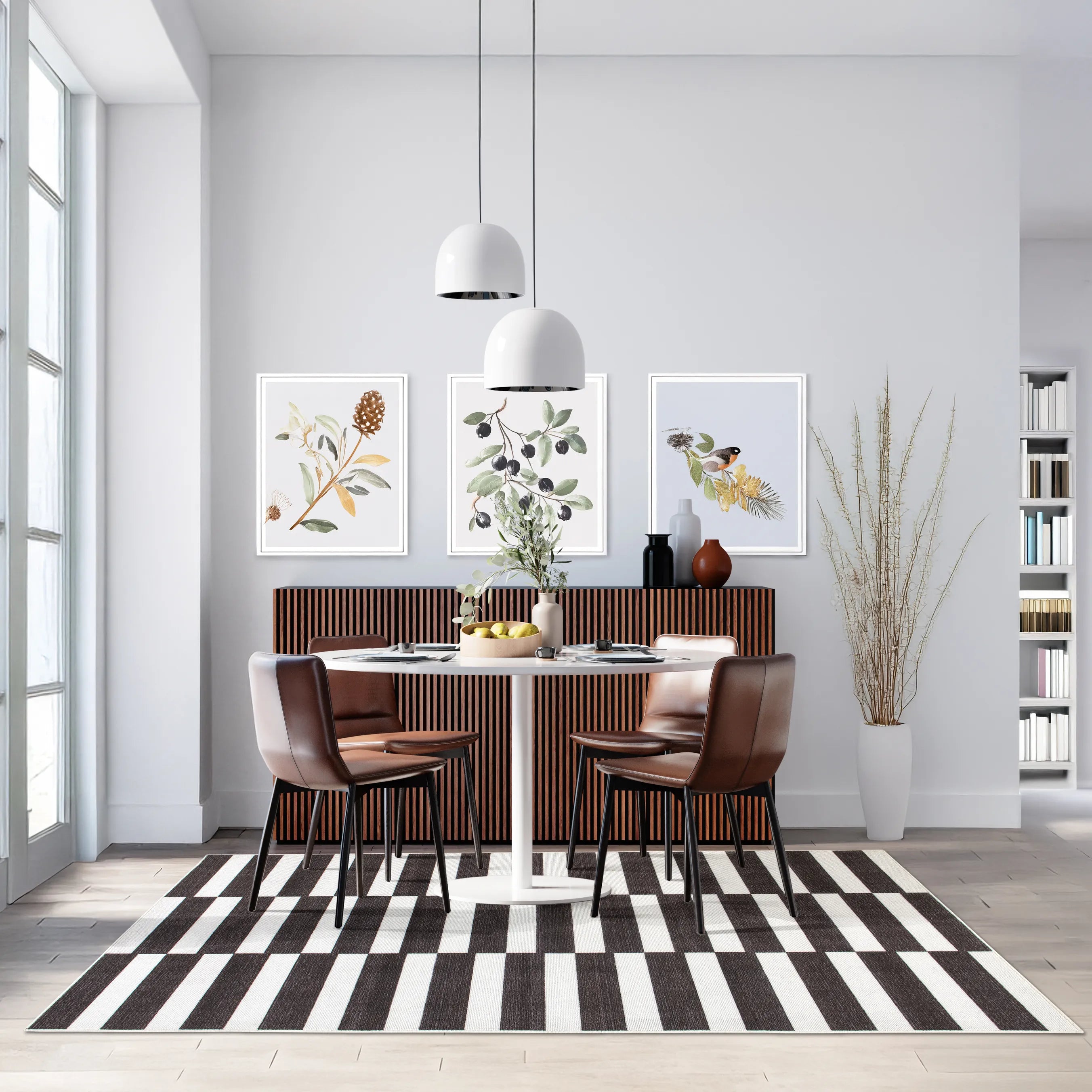 Tappeto Strider Black 160×230 cm in ambiente living contemporaneo, tappeto a righe nere e panna come elemento grafico centrale.