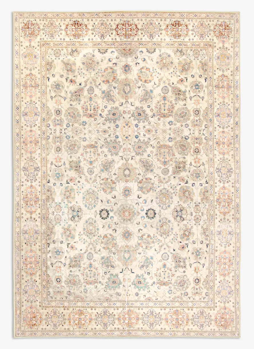 Tappeto Jane 160×230 cm in microfibra, disegno ornamentale floreale con dettagli azzurro e terracotta su base chiara, visto dall’alto.