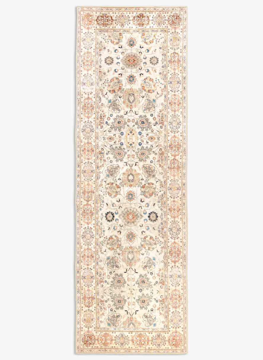 Tappeto Jane 80×250 cm in pelo corto di microfibra, formato allungato con decoro tradizionale e bordo ornamentale su fondo avorio, visto dall’alto.