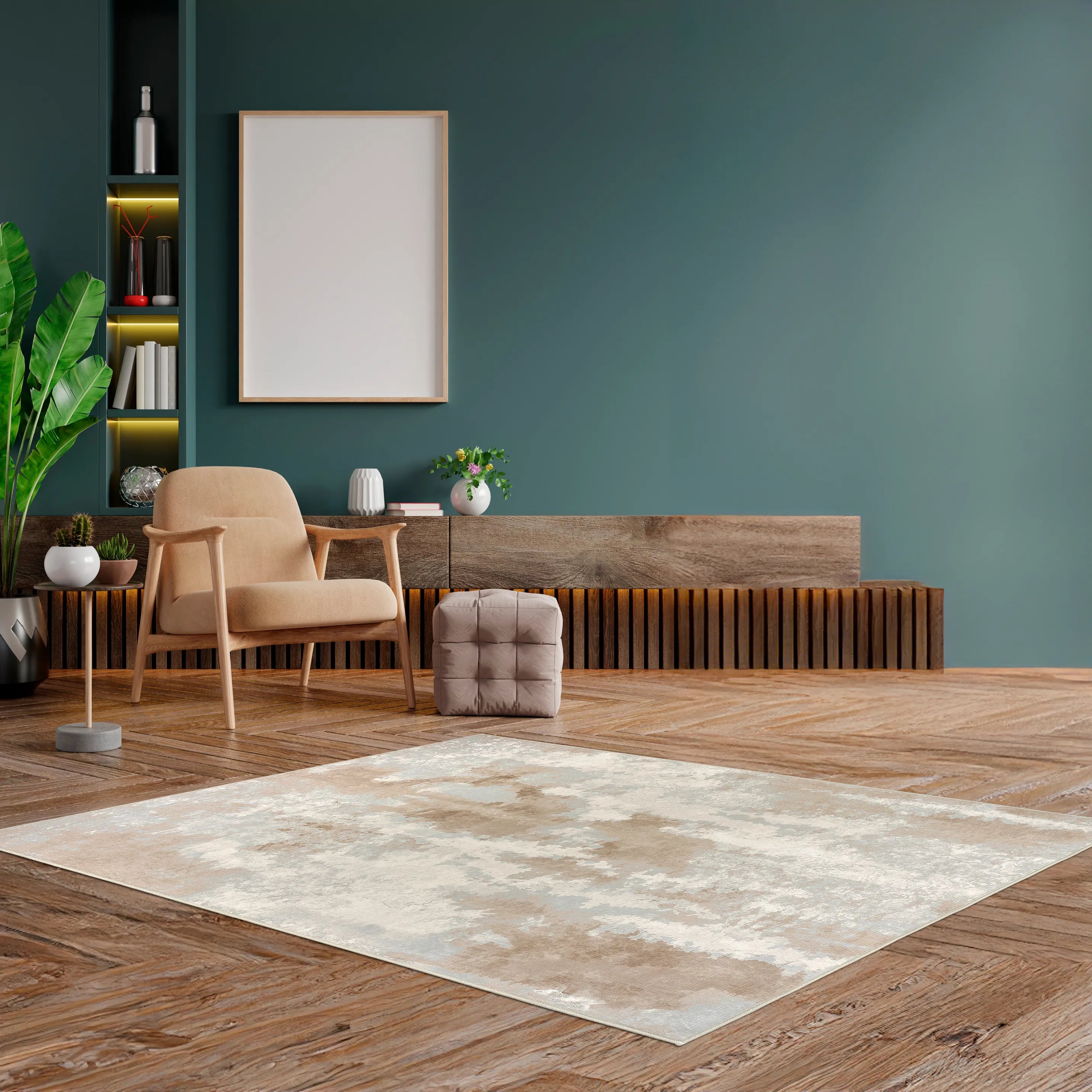 Tappeto Argon 130×190 cm effetto marmorizzato in salotto con parete verde petrolio e poltrona in legno; lavabile in lavatrice e asciugabile in asciugatrice.