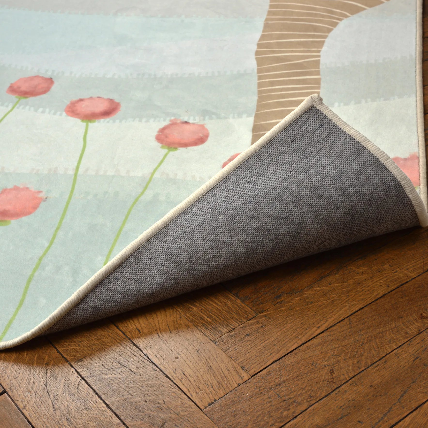 Angolo del tappeto Gaffy sollevato con base antiscivolo e impermeabile; superficie lavabile a 40° e asciugabile in asciugatrice.