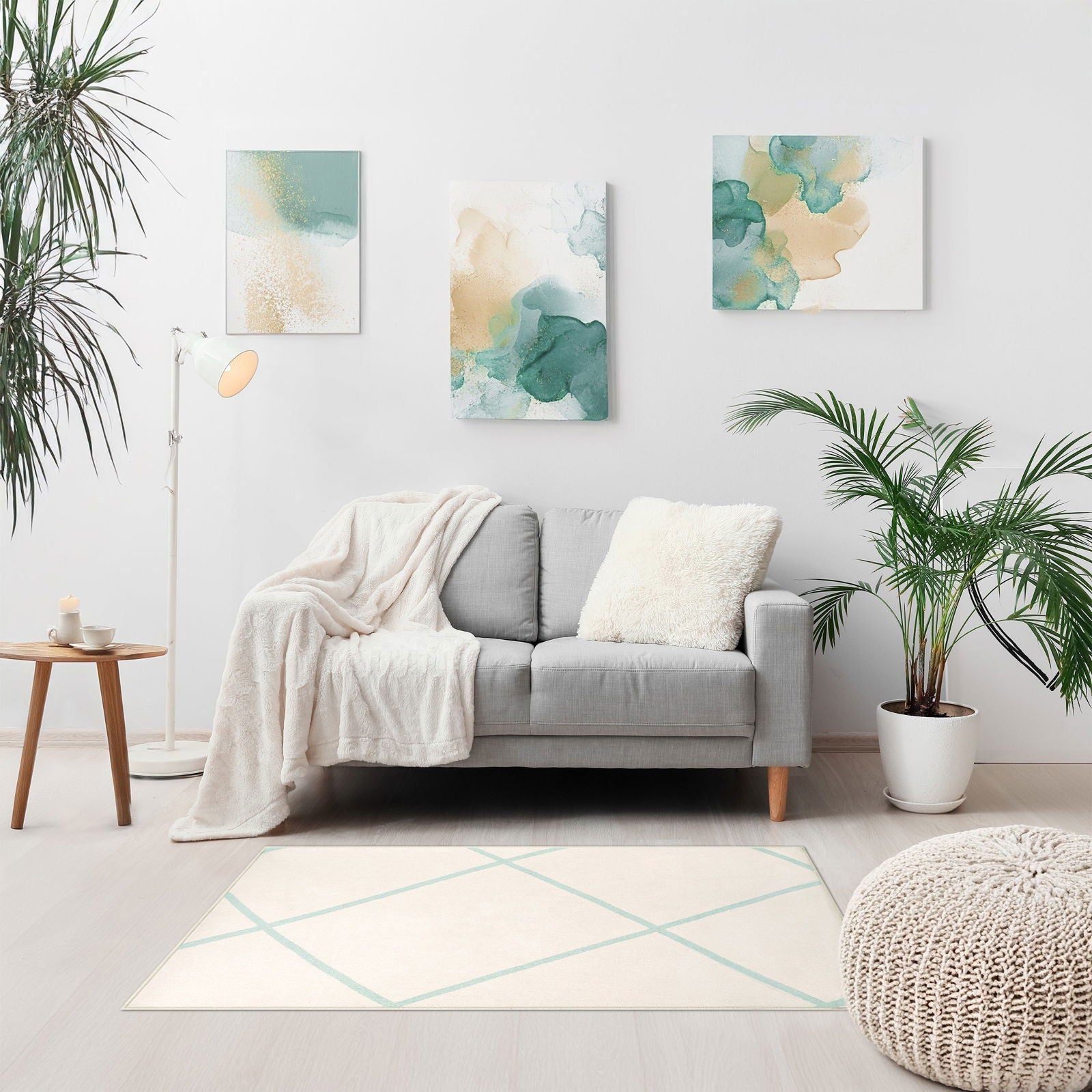 Tappeto Ziad 90×160 cm Lindorug collezione Chenny stile Tuareg davanti al divano grigio